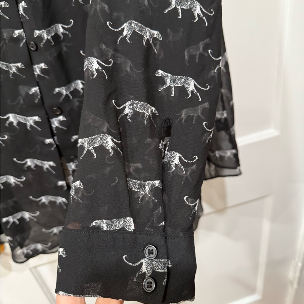 Lane Bryant Black & White with Cheetahs Animal Print Sheer Blouse 26/28 EUC - Picture 5 of 9